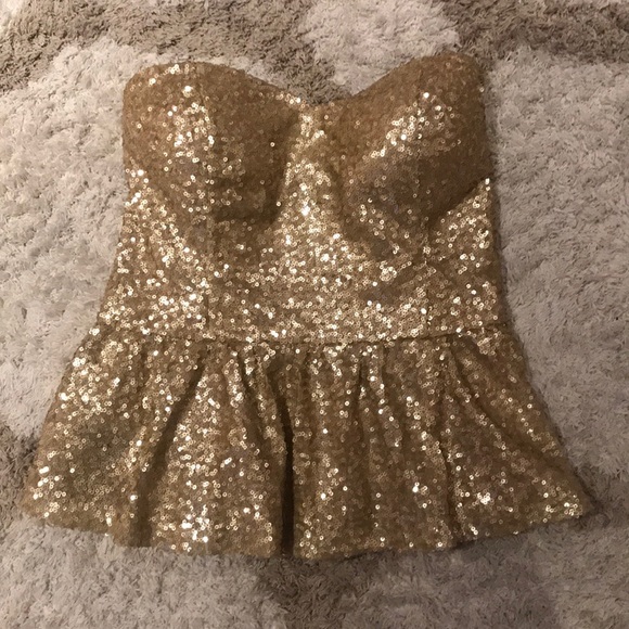 Gold sparkle sequin strapless top- perfect for new years or Christmas!! - Picture 1 of 4